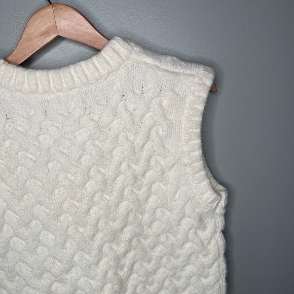 NWT Zara x Space Invaders 8-Bit Cable Knit Chunky Sweater Vest - Picture 10 of 15